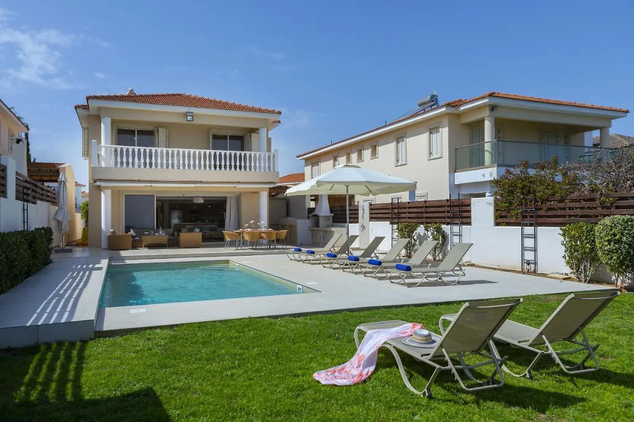 Protaras Beachfront Villa Pietra 0*,  Cipro