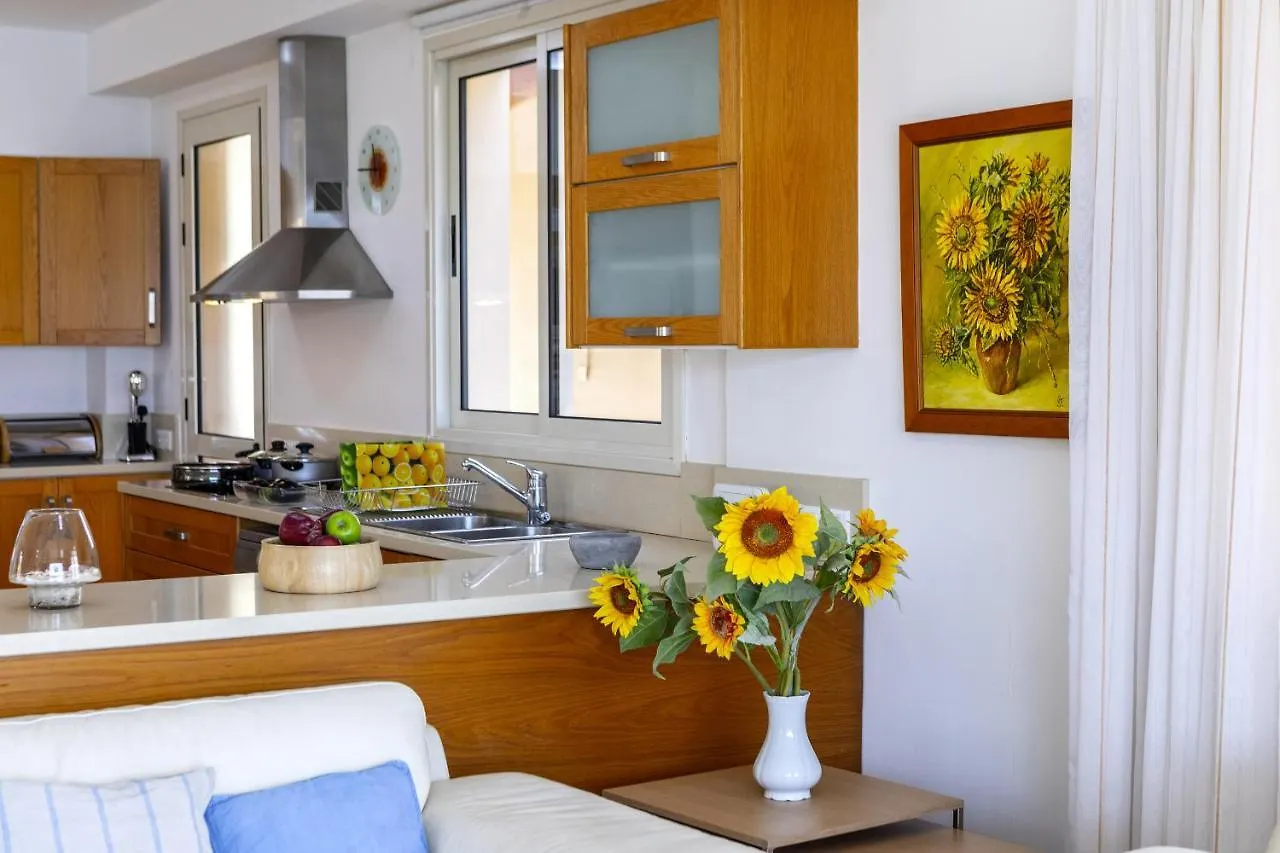 Protaras Beachfront Villa Pietra 0*,  Cipro