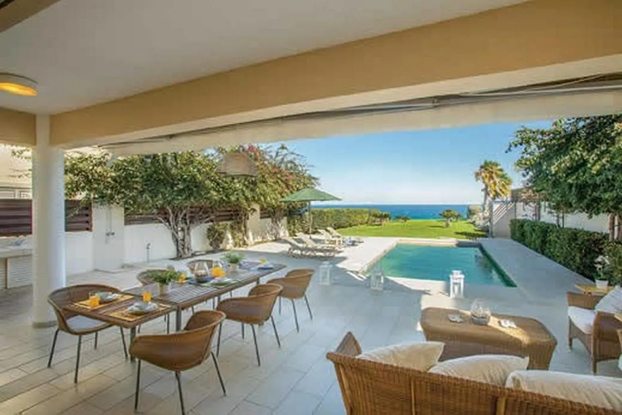 Protaras Beachfront Villa Pietra