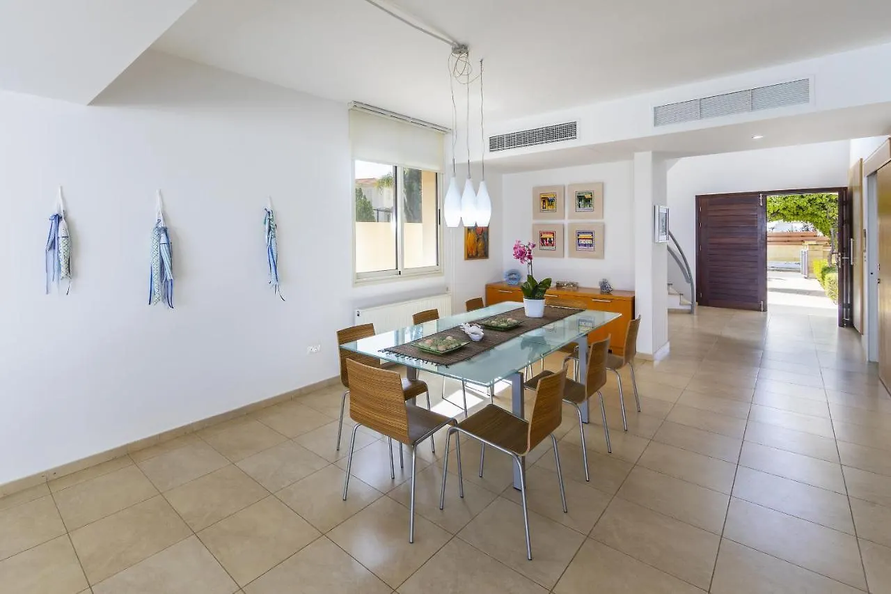 Protaras Beachfront Villa Pietra 0*,  Cipro