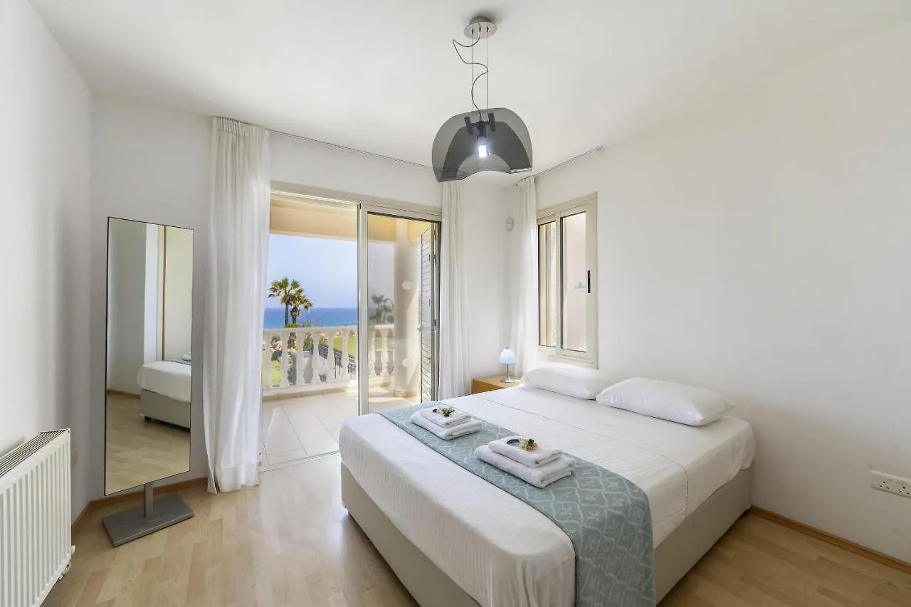 Protaras Beachfront Villa Pietra Cipro